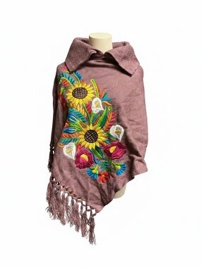 Embroidered Floral Fringe Poncho in Dusty Rose Fiesta Mexicana México Rebozo